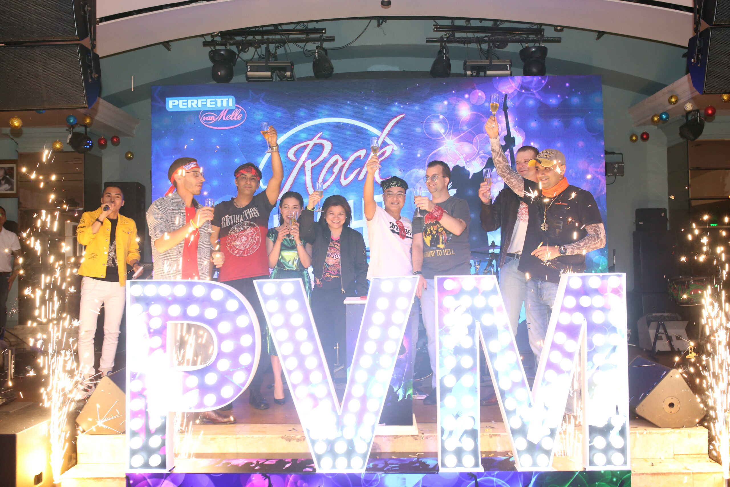 Tổ chức Year End Party